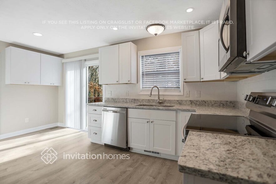 Building Photo - 5420 Palmetto Ct