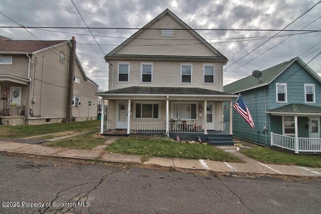 Primary Photo - 19 W Bergh St
