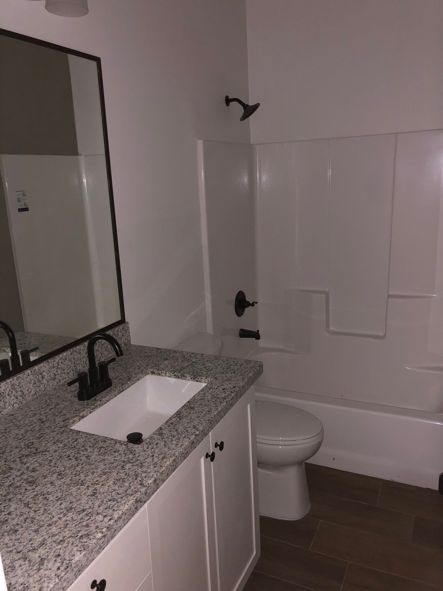 2nd Full bath - 1027 Fairway Dr
