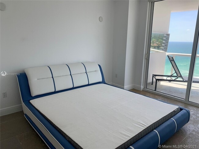 Building Photo - 6365 Collins Ave