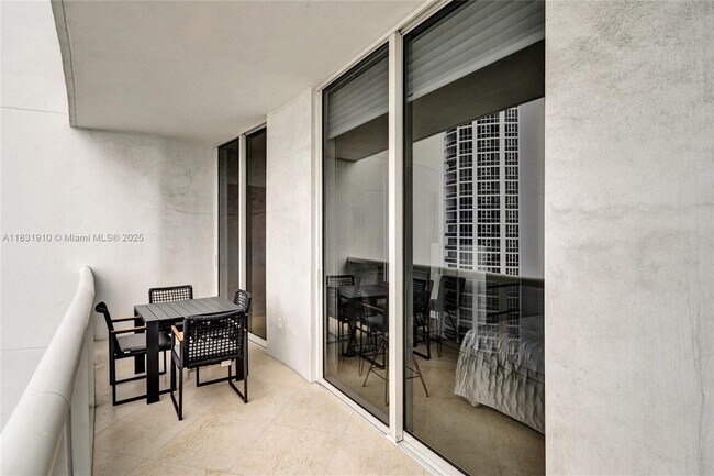 Building Photo - 18101 Collins Ave
