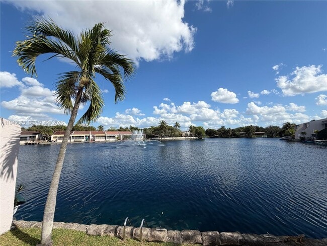 Building Photo - 7216 Jacaranda Ln