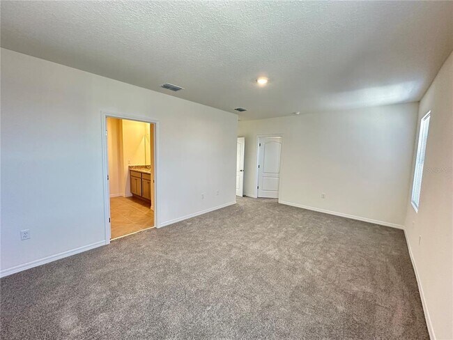 Building Photo - 1169 Cascades Ave