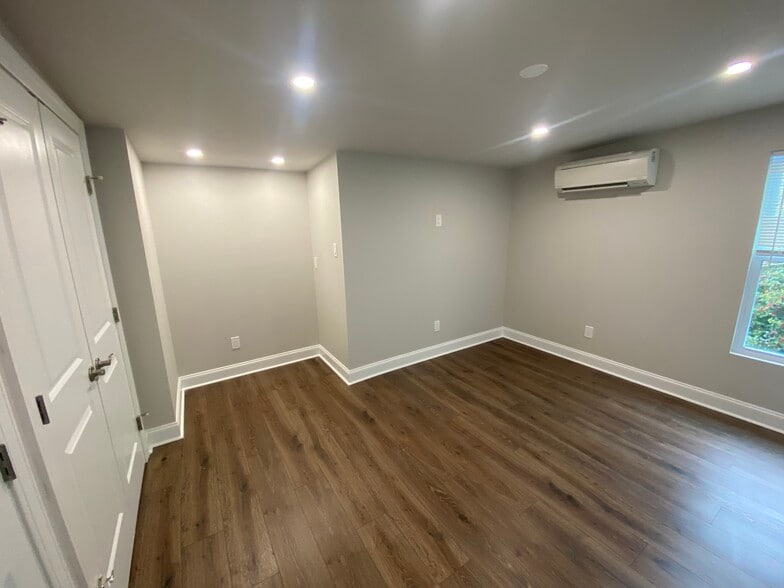 Back bedroom - 417 Jones St