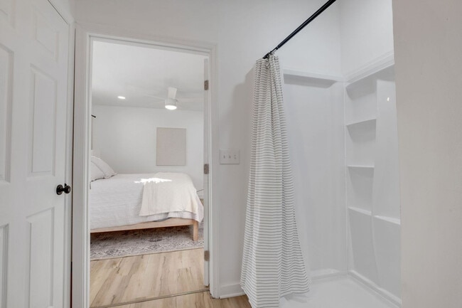 Building Photo - 69B Donelson St