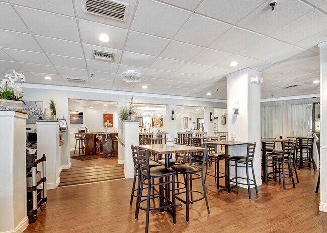 Building Photo - 3951 Via Poinciana