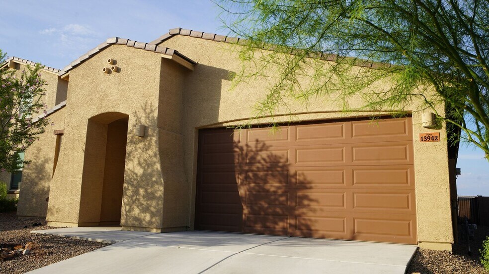 Building Photo - 13942 E Silver Pne Trl