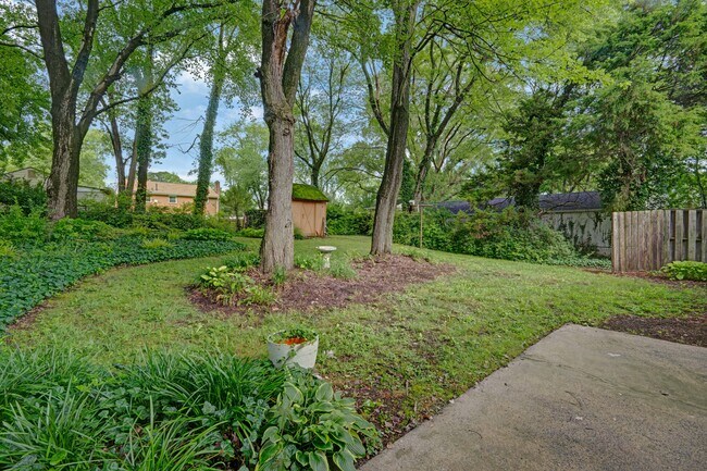 Building Photo - 6112 The Parkway