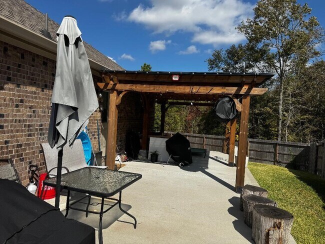 Building Photo - 19406 Rosali Meadow Dr