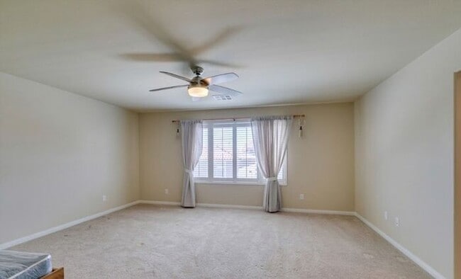 Building Photo - Bright & Spacious 5-Bedroom Home with 3-Car Garage in 89141