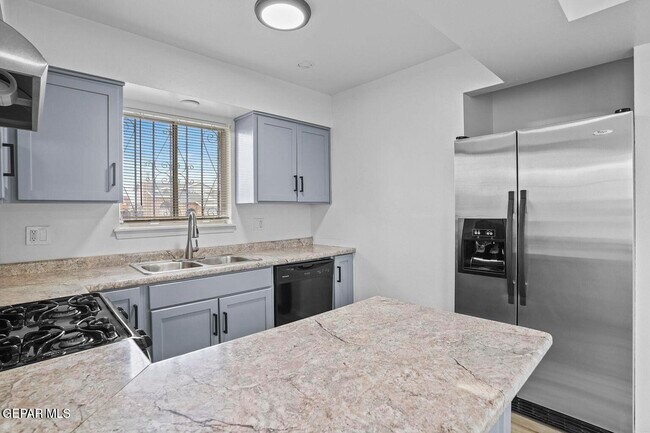 Building Photo - 1821 Ed White Way