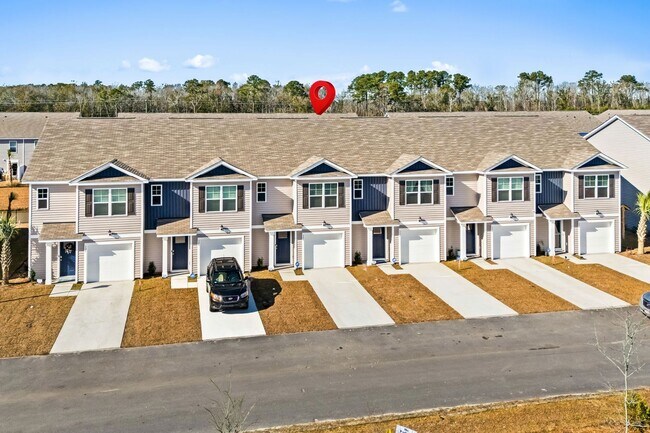 Building Photo - All Inclusive Seasonal Rental Available January 5-March 31st.