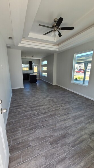 Building Photo - 803 W Smith Dr