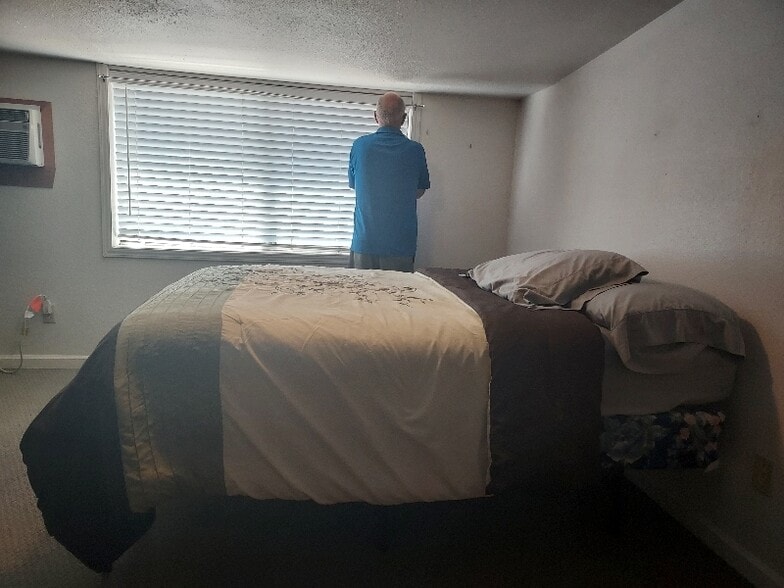 Building Photo - 4601 SE Booth Bend Rd