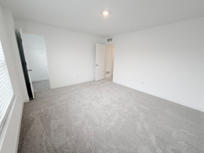 Building Photo - 891 Norfolk Ln