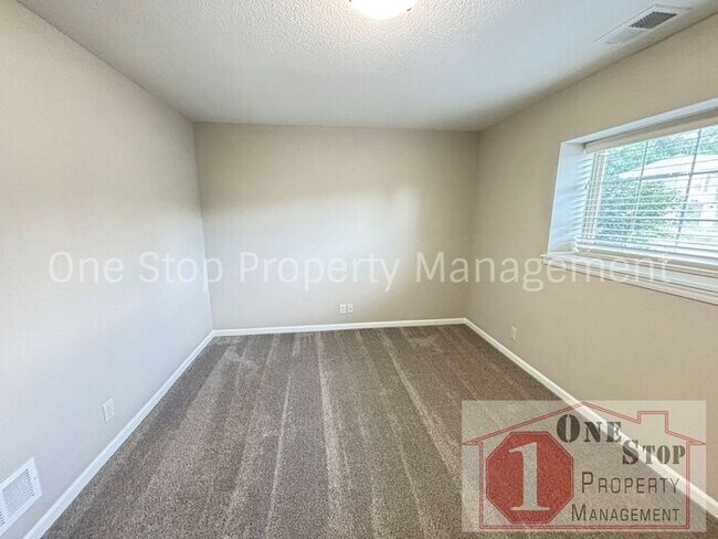 Building Photo - Brand NEW gorgeous 4 bedroom, 3 bath home ...