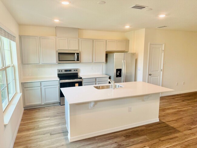 Building Photo - 16311 Lakelet Aly