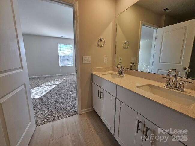 Building Photo - 5213 Brailey Cir