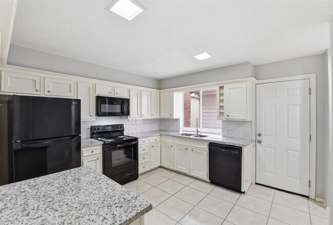 Building Photo - 4702 N Cashel Cir