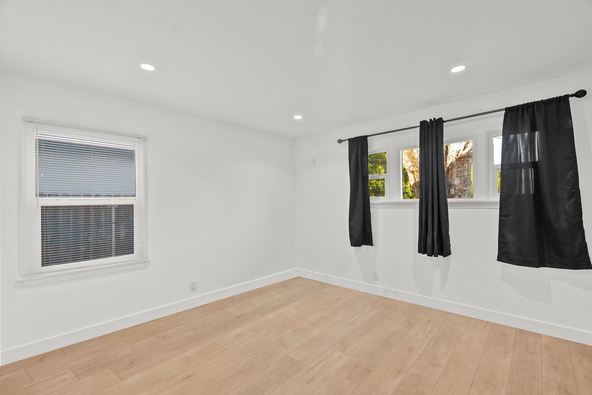 Building Photo - 5937 Ranchito Ave