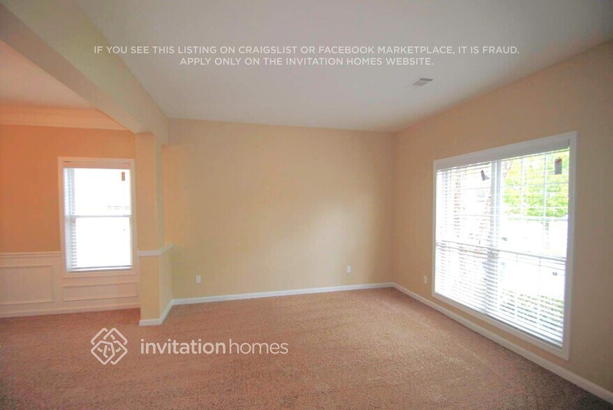 Building Photo - 3740 Cranford Dr SW
