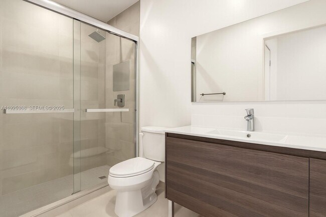 Building Photo - 1950 Fletcher St