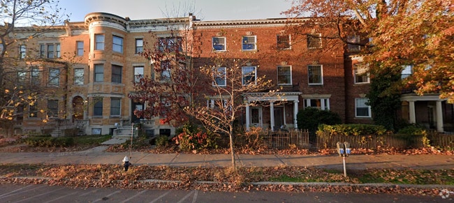 Building Photo - 1728 Beacon St