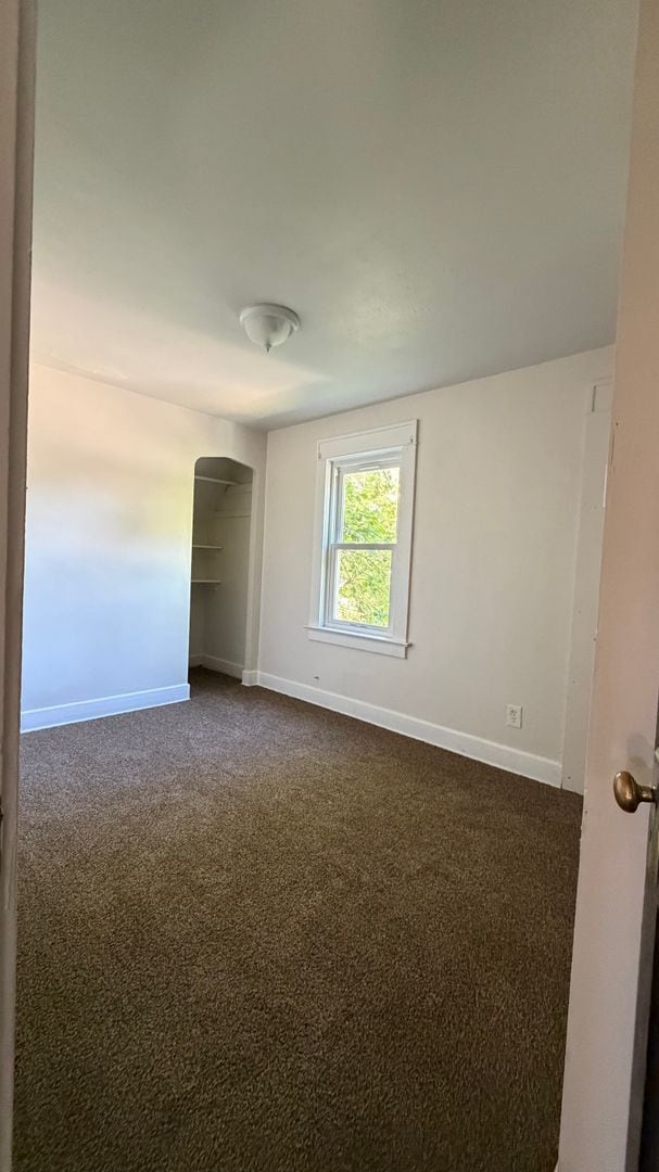 Building Photo - ***NEW ON THE MARKET....3 bed house Pets Welcome!!***