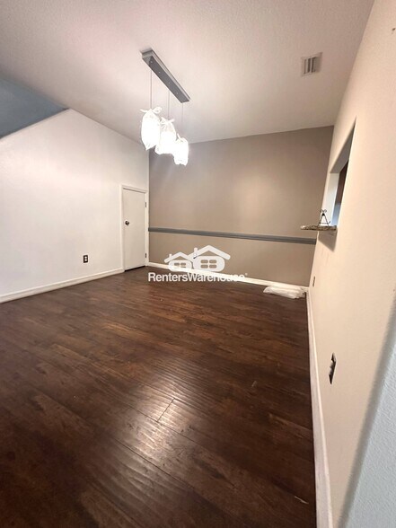 Building Photo - 10943 Keys Gate Dr