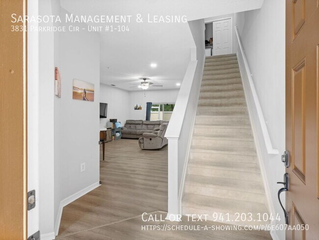 Building Photo - 3831 Parkridge Cir