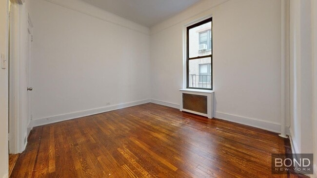 Building Photo - 106 E 81st St