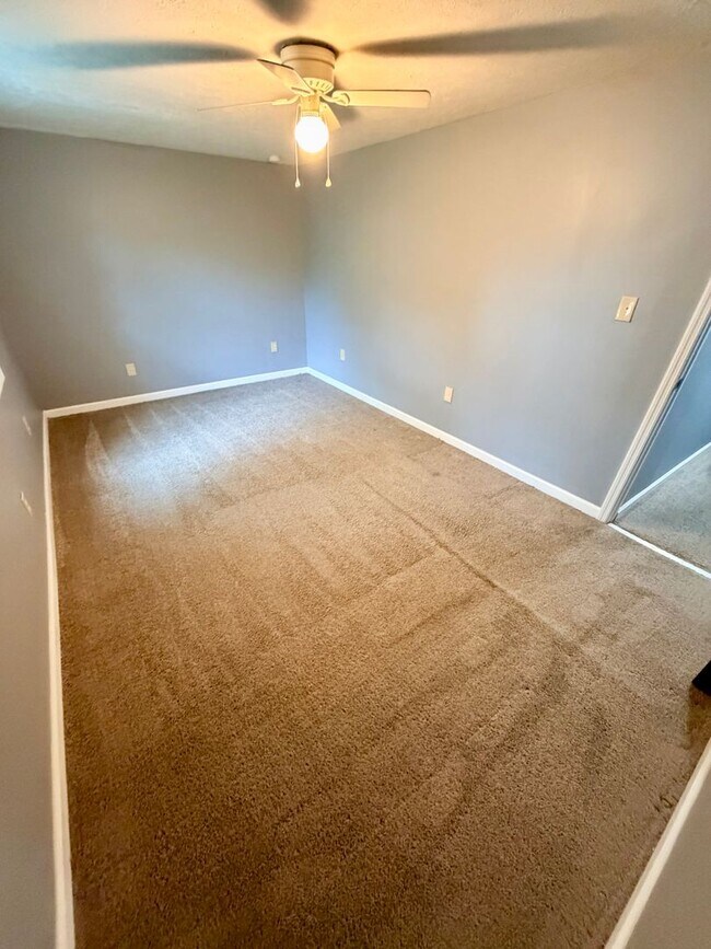 Building Photo - 268 E Loudon Ave