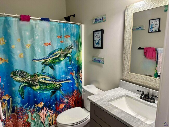 Building Photo - 201 Deven Ct