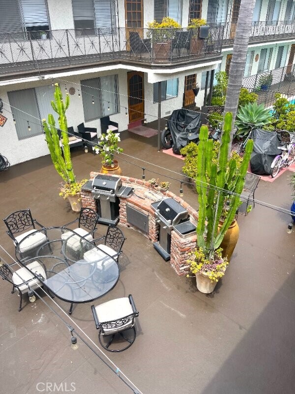 Building Photo - 2115 Placentia Ave