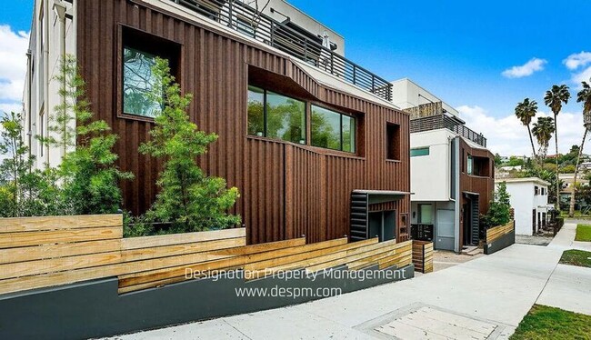 Building Photo - 1431 1/2 Waterloo St.