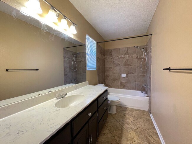 Building Photo - 2806 Derby Dr