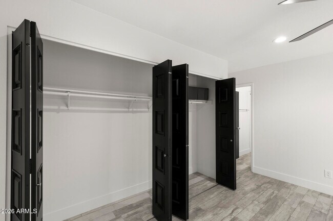 Building Photo - 8348 E Solano Dr