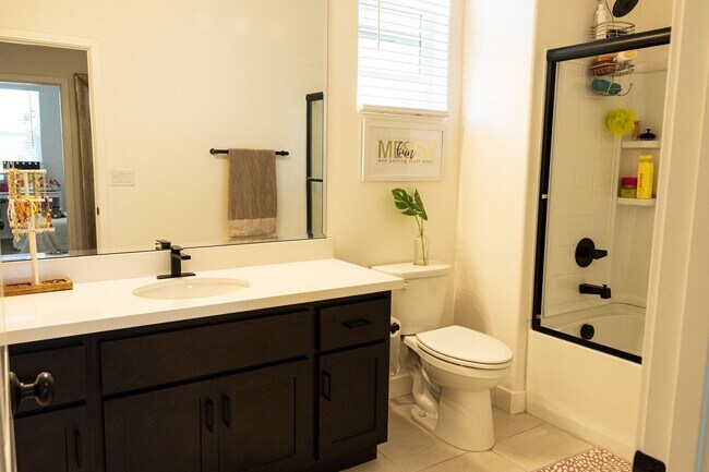 Building Photo - 3 bedroom | 2.5 bathroom | Crocker Village Single Family Home