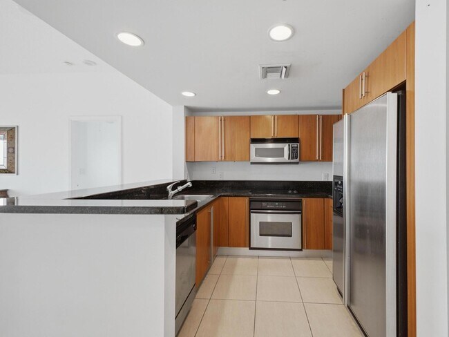 Building Photo - 610 Clematis St