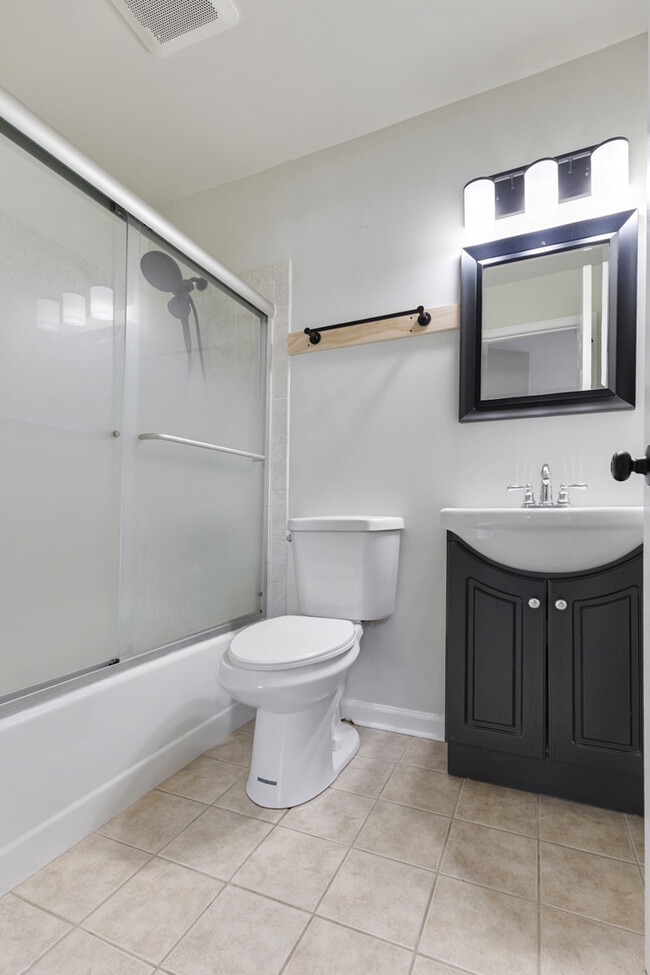 Building Photo - 96 Gant Cir