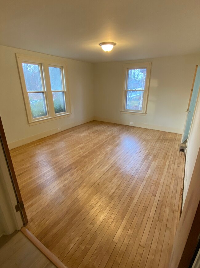 Building Photo - 49 Grove St