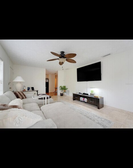 Building Photo - 5323 Hansel Ave