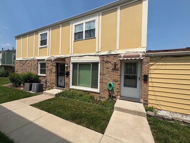 Primary Photo - 20124 Oak Ln