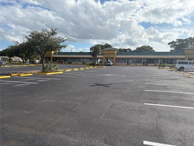 Building Photo - 1040 NW 80th Ave