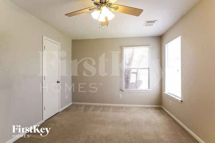 Building Photo - 7318 River Pines Dr