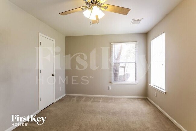 Building Photo - 7318 River Pines Dr