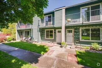 Building Photo - Bright & Stylish Townhome in the Heart of ...