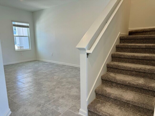 Building Photo - 2776 Pierr St