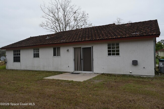 Building Photo - 213 Abello Rd SE