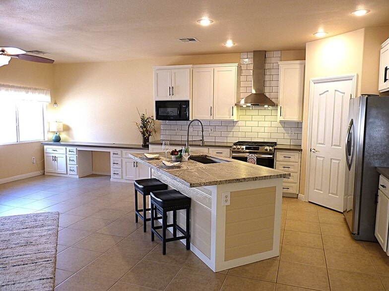 Building Photo - 81 Dow Jones St